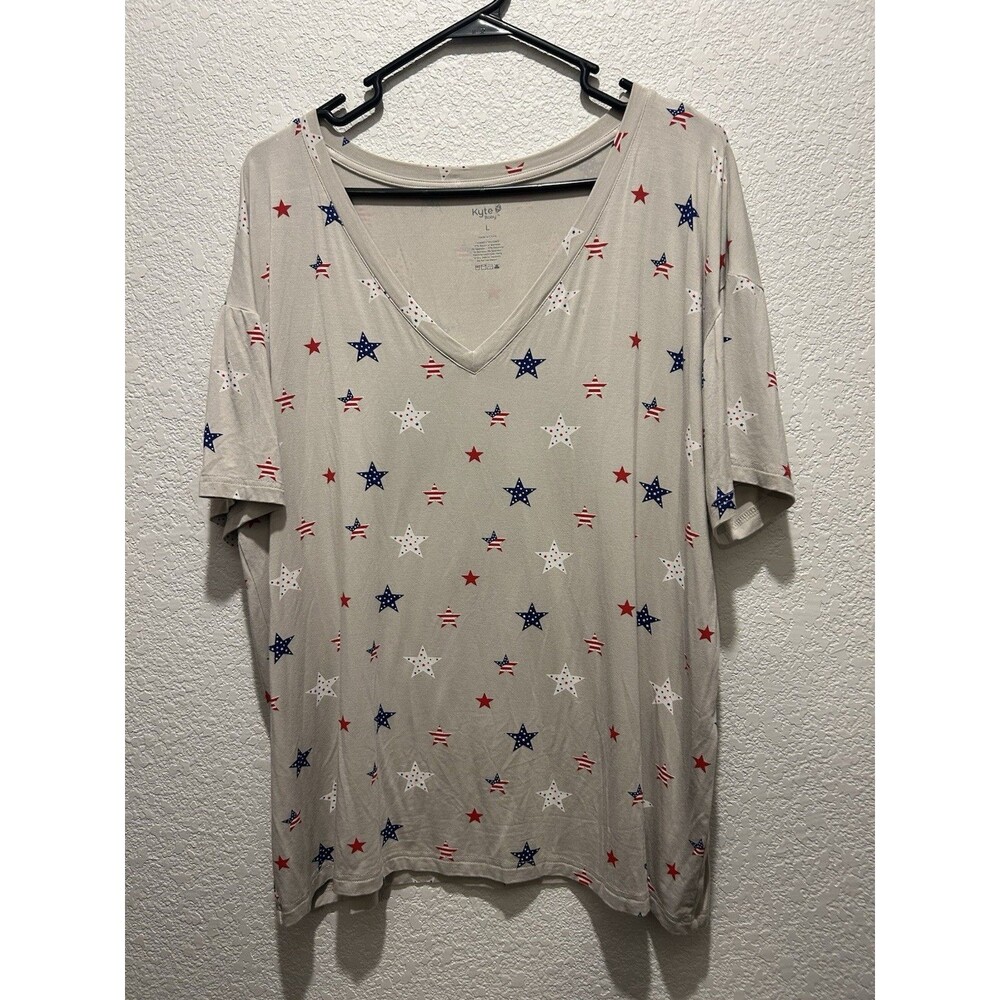 Kyte Baby Woman’s Star Patriotic Large Top Bamboo USA Tan Short Sleeve Vneck